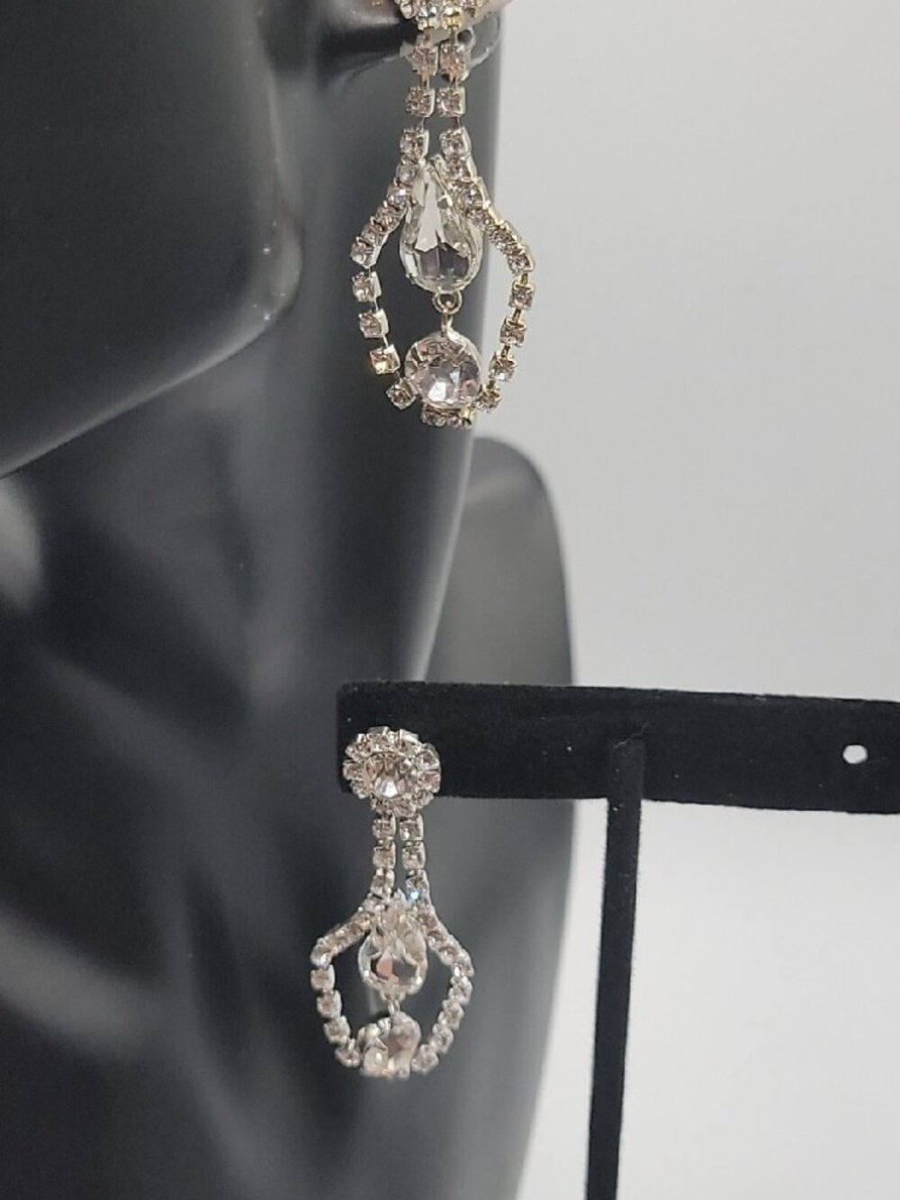 VTG Art Deco Rhinestone Chandelier Drop Earrings Silver Tone Crystal Teardrop
